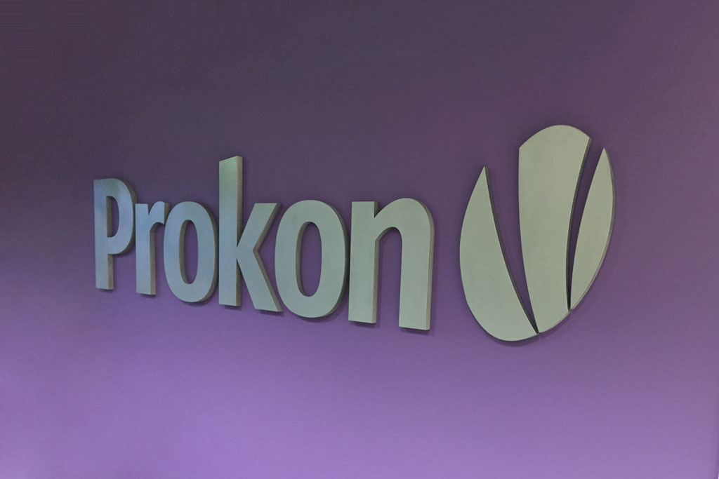 HT-Prokon Oy:n logo seinällä.